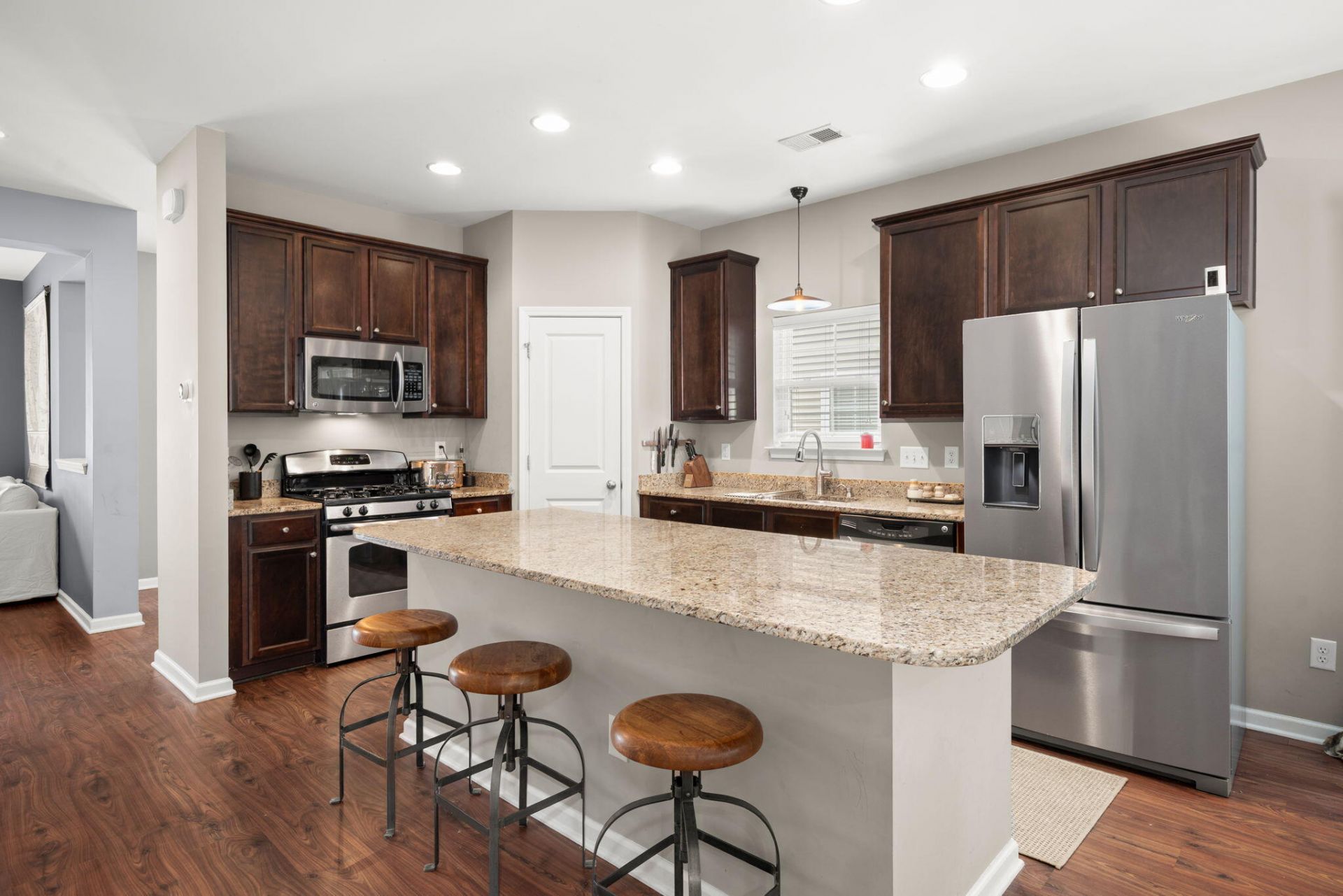 1752 Towne Street Photo 9