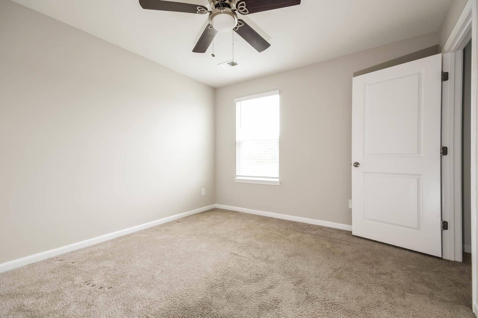 402 Bering Lane Photo 11