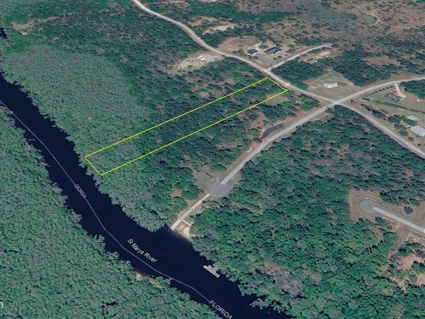 003 Janells River Dr, Folkston, GA 31537