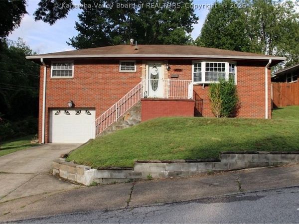 808 Wisteria Drive, South Charleston, WV 25309