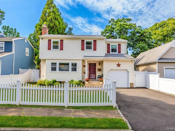 17 Garfield Place , East Northport, NY 11731