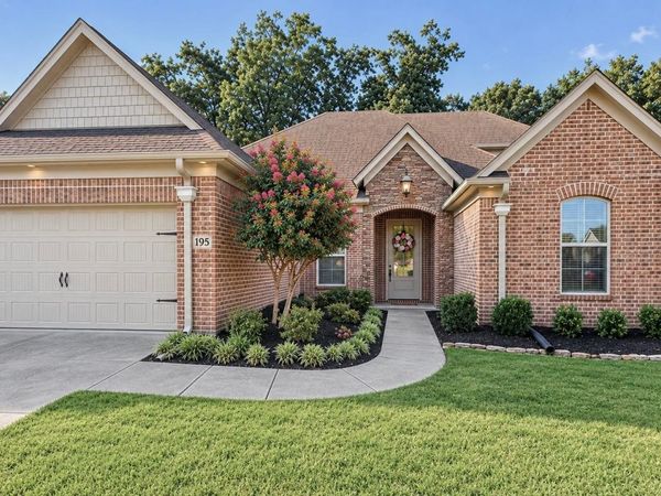 195 CHEROKEE CIR, Oakland, TN 38060