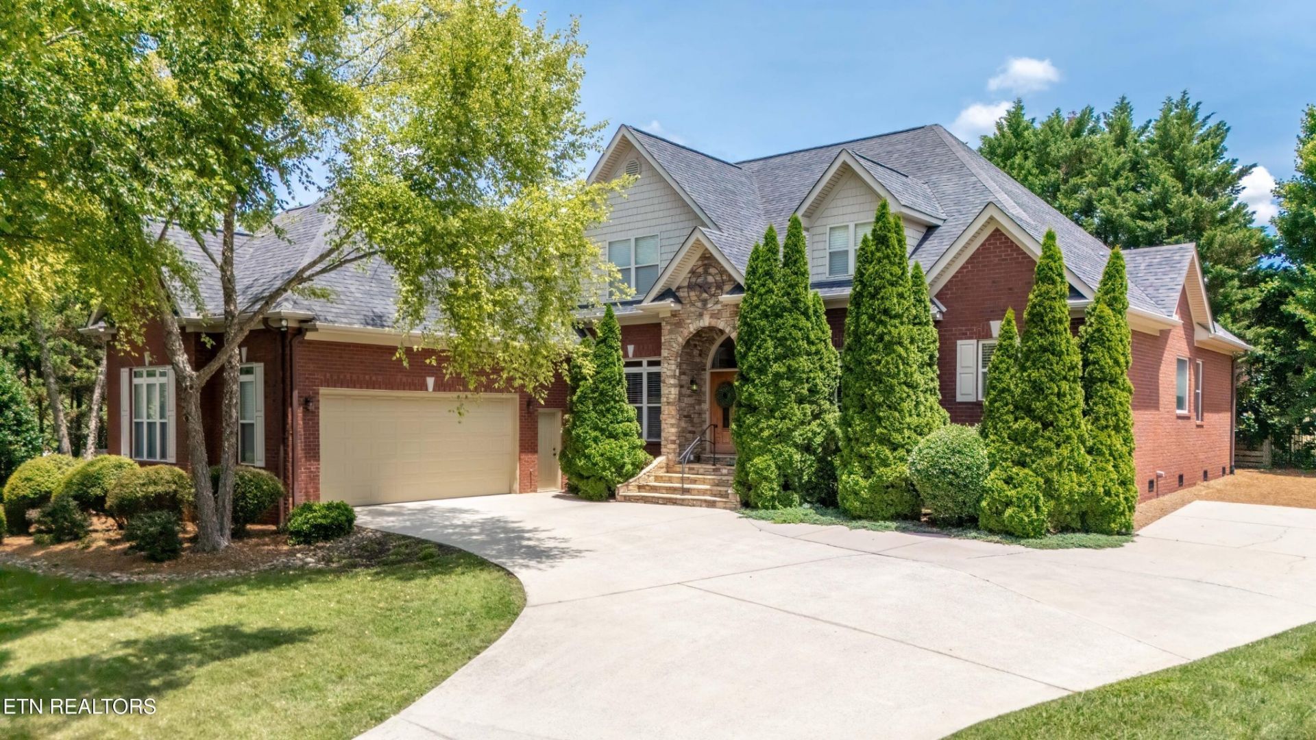 1746 Burnside Drive, Maryville, TN 37801 Main Photo