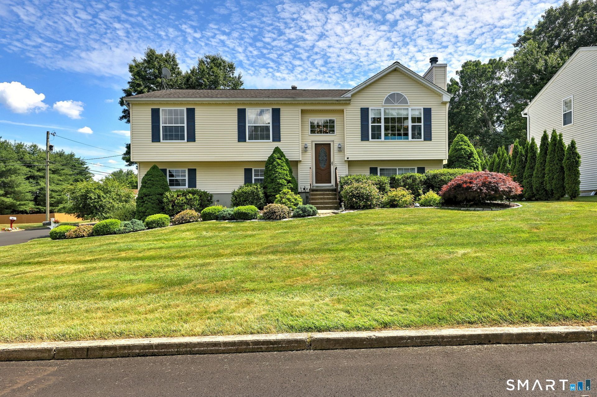 2 Michelle, Naugatuck, CT 06770 Main Photo