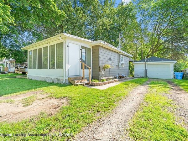 5937 Hughes Road, Lansing, MI 48911