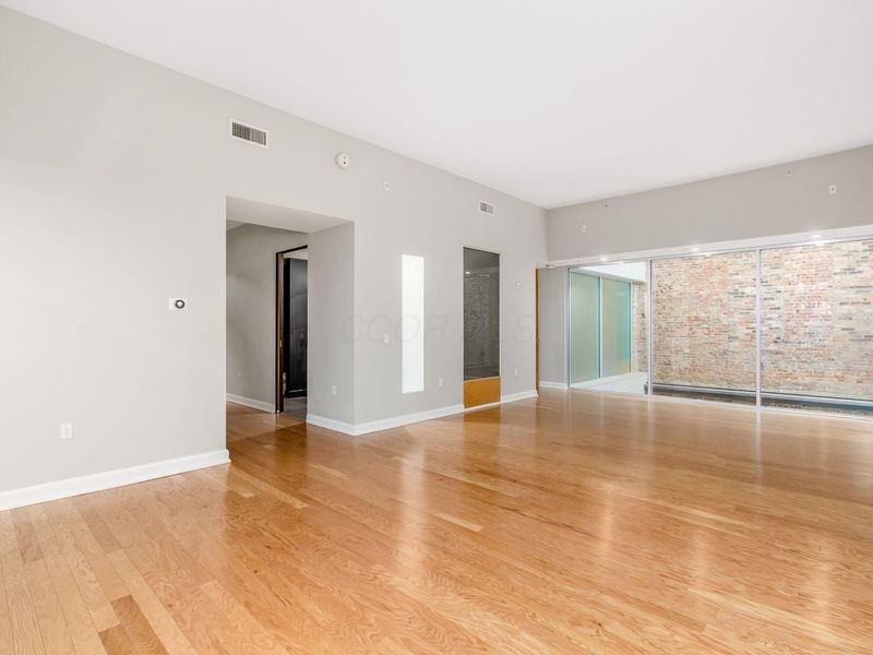 106 N High Street, Unit 506, Columbus, OH 43215 Photo 13