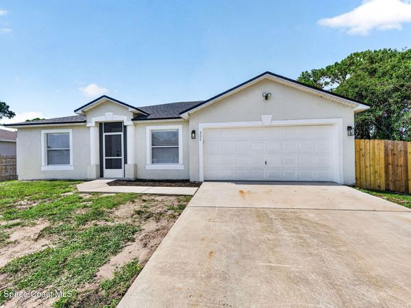 711 Avalon Street SE , Palm Bay, FL 32909