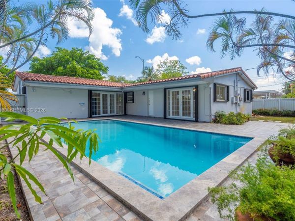 440 NW 125th St , North Miami, FL 33168
