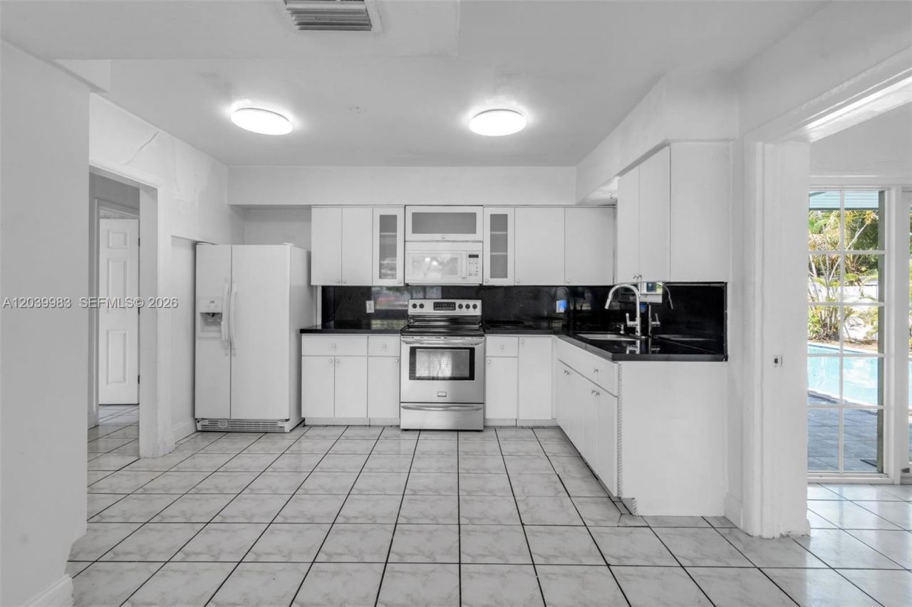 440 NW 125th St , North Miami, FL 33168 Photo