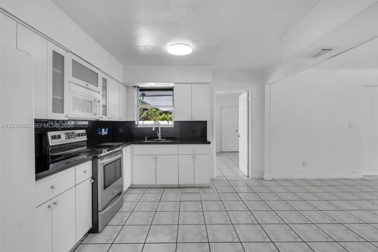 440 NW 125th St , North Miami, FL 33168 Photo
