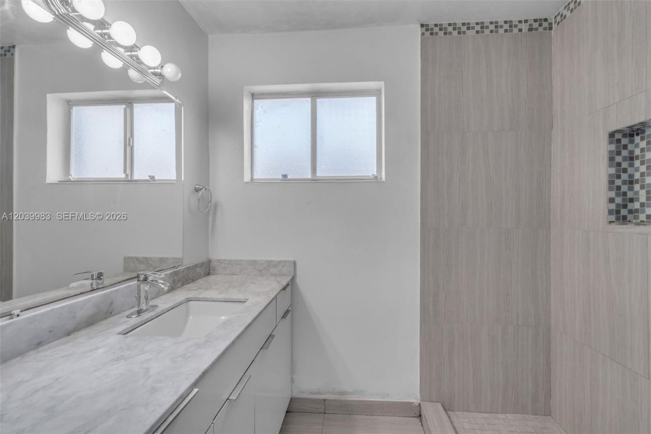 440 NW 125th St , North Miami, FL 33168 Photo
