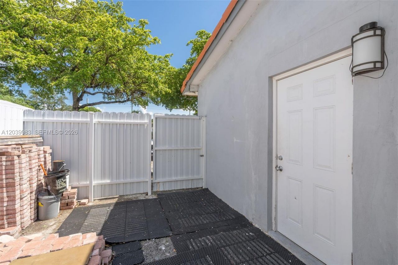 440 NW 125th St , North Miami, FL 33168 Photo
