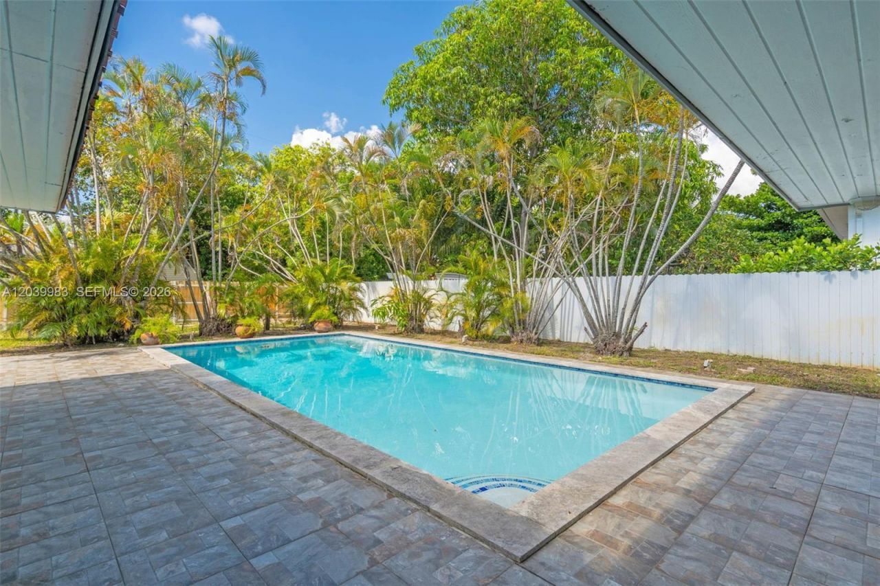 440 NW 125th St , North Miami, FL 33168 Photo