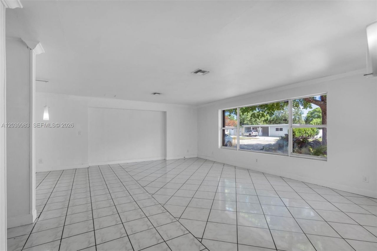 440 NW 125th St , North Miami, FL 33168 Photo