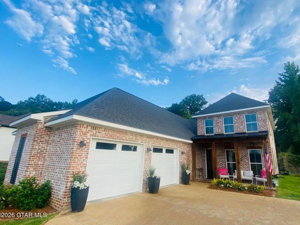 217 Royal Troon Road, Starkville, MS 39759