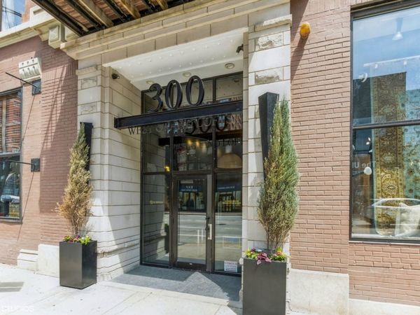 300 W Grand Avenue, Unit 304, Chicago, IL 60610