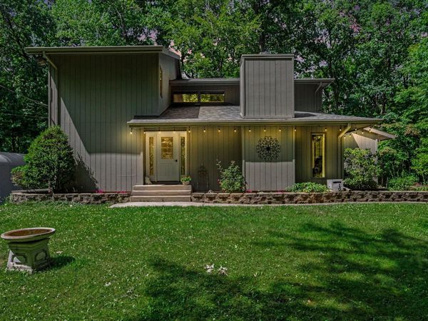 8656 W R Avenue, Kalamazoo, MI 49009