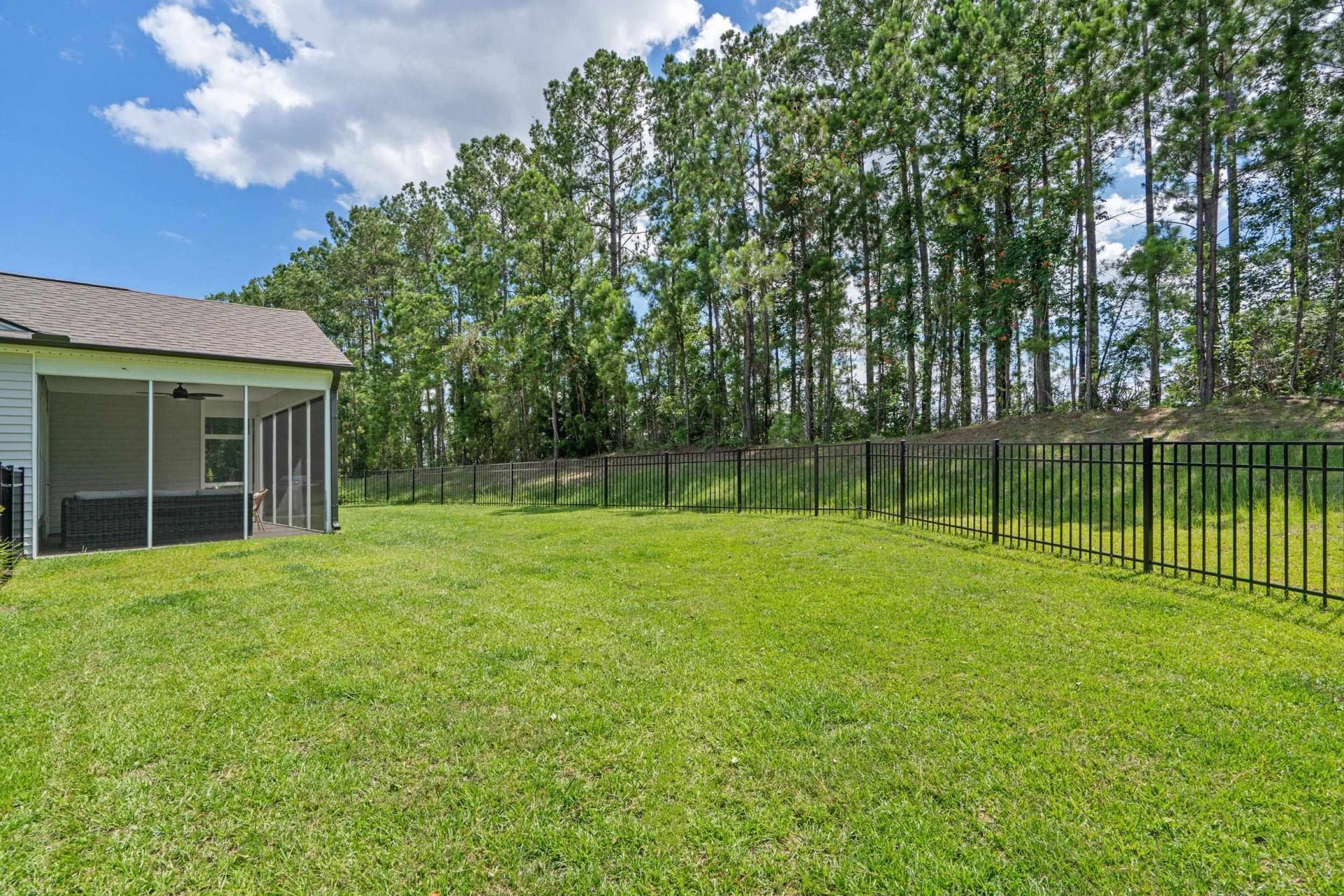 3183 Hannon Dr. Photo 31