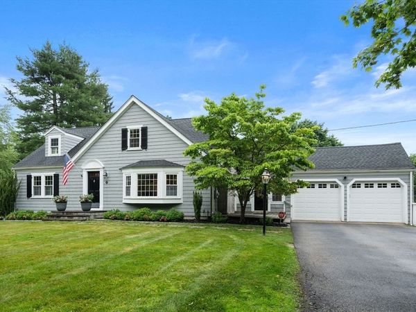 9 Wessex Dr, Westwood, MA 02090