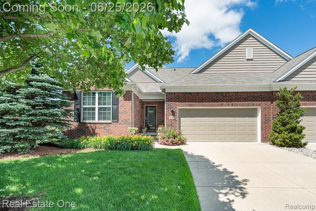 2082 Orwell Street, Orion Township, MI 48360 Main Photo