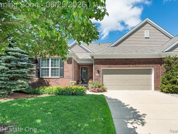 2082 Orwell Street, Orion Twp, MI 48360