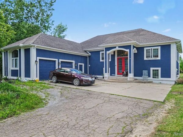 4251 E Maple Avenue, Burton, MI 48439