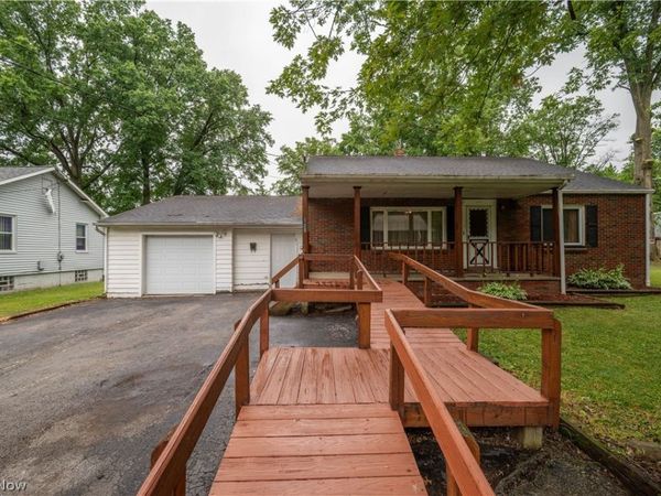 108 Fairlawn Avenue , Niles, OH 44446