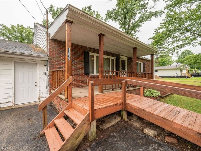 108 Fairlawn Avenue, Niles, OH 44446 Photo 2