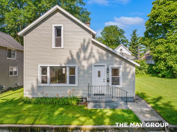 31 Mack Avenue NE, Grand Rapids, MI 49503