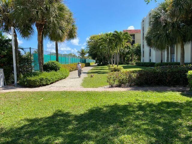 825 Egret Circle, Unit 404, Delray Beach, FL 33444 Photo