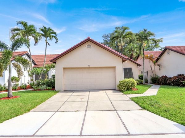 13 Ironwood Way N, Palm Beach Gardens, FL 33418