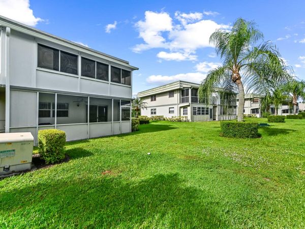 205 Flanders E, Delray Beach, FL 33484