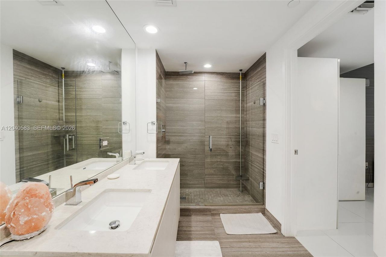1010 Brickell Ave, Unit 3007, Miami, FL 33131 Photo
