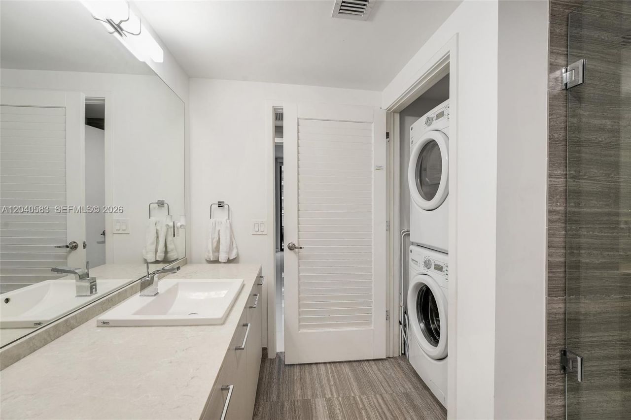 1010 Brickell Ave, Unit 3007, Miami, FL 33131 Photo