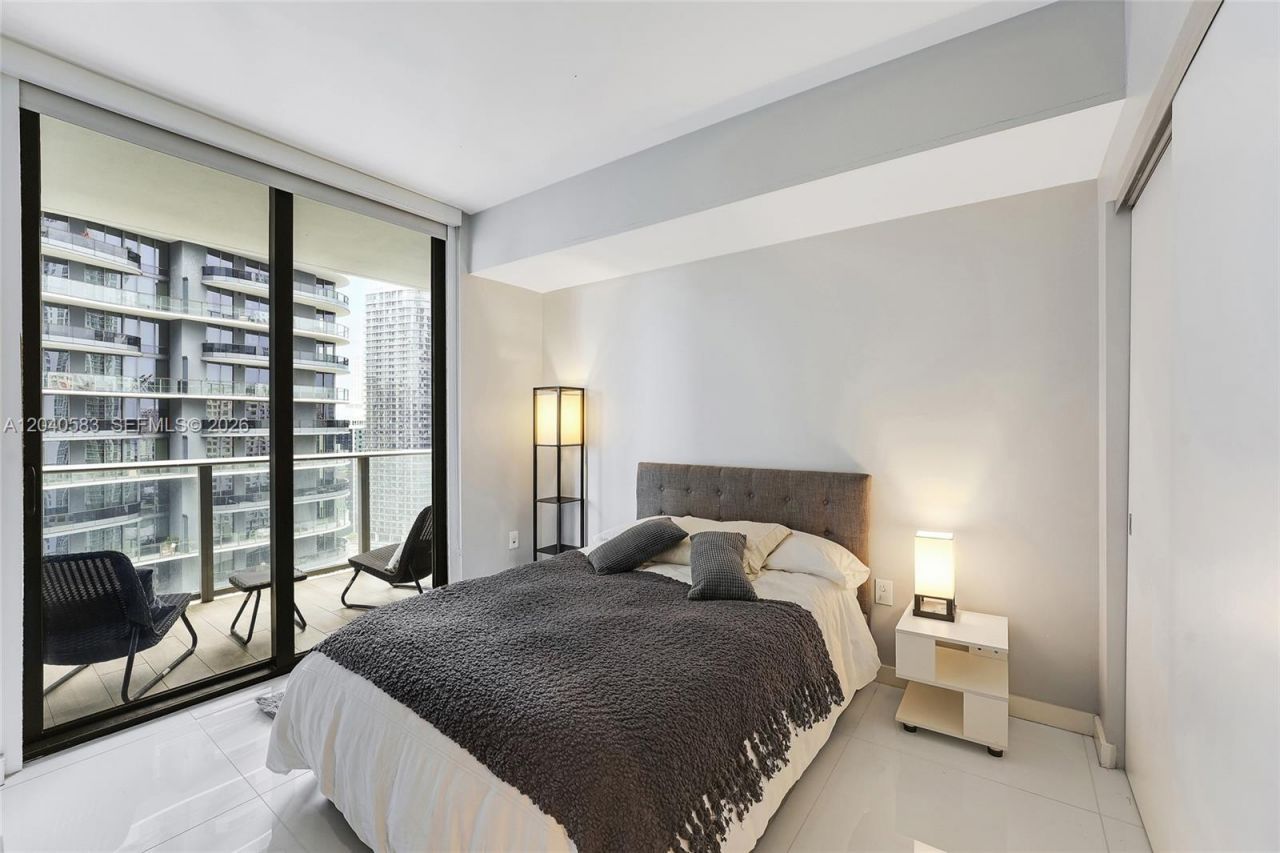 1010 Brickell Ave, Unit 3007, Miami, FL 33131 Photo