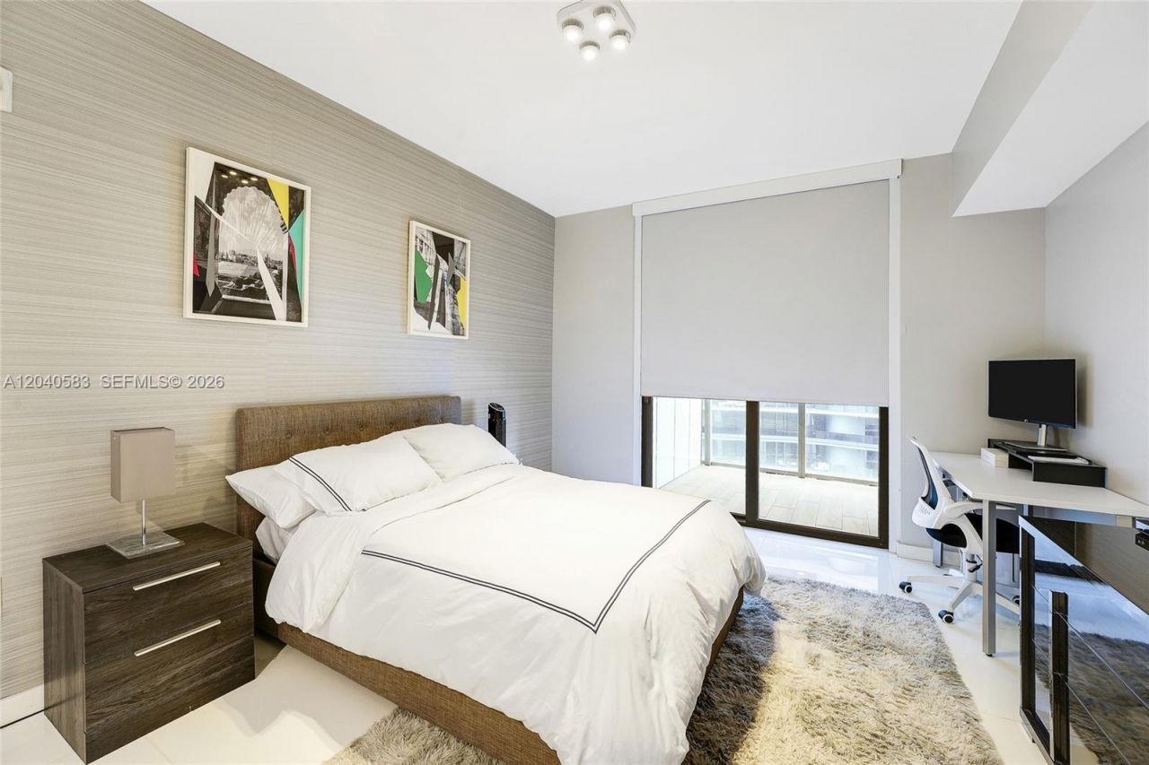 1010 Brickell Ave, Unit 3007, Miami, FL 33131 Photo