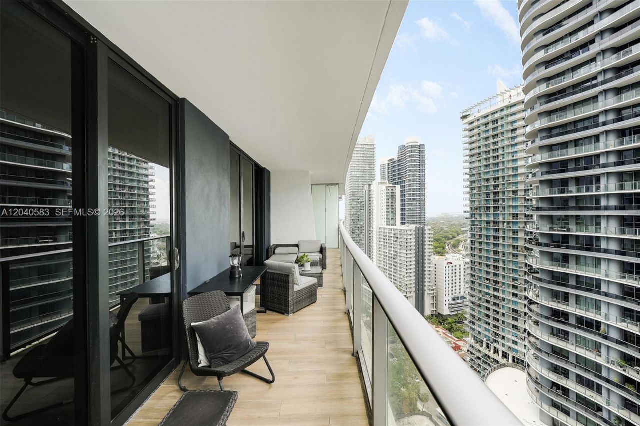 1010 Brickell Ave, Unit 3007, Miami, FL 33131 Photo