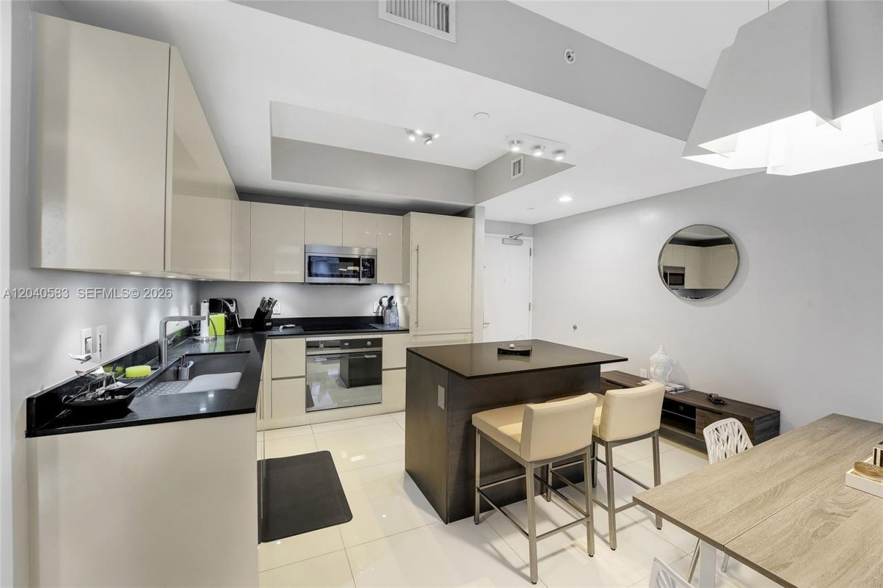 1010 Brickell Ave, Unit 3007, Miami, FL 33131 Photo