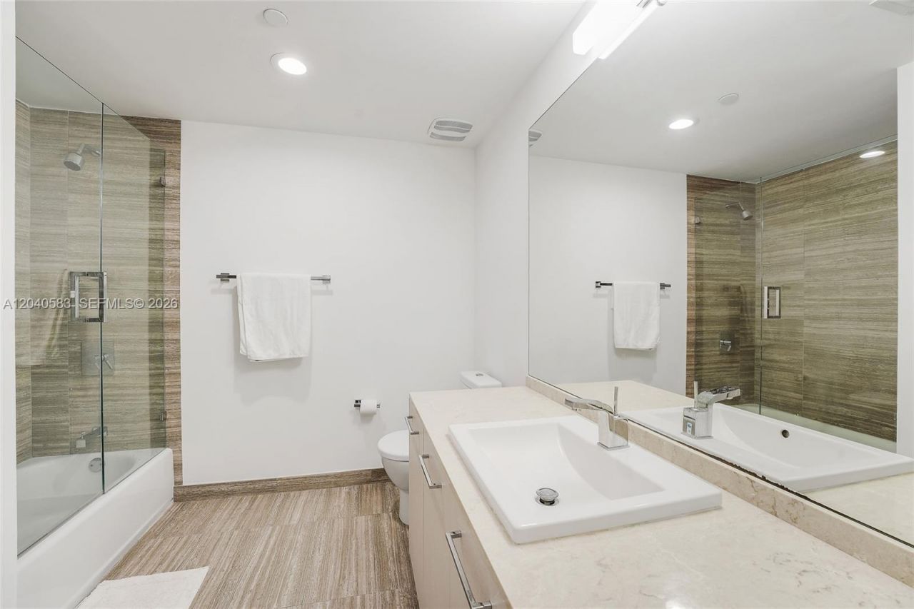 1010 Brickell Ave, Unit 3007, Miami, FL 33131 Photo