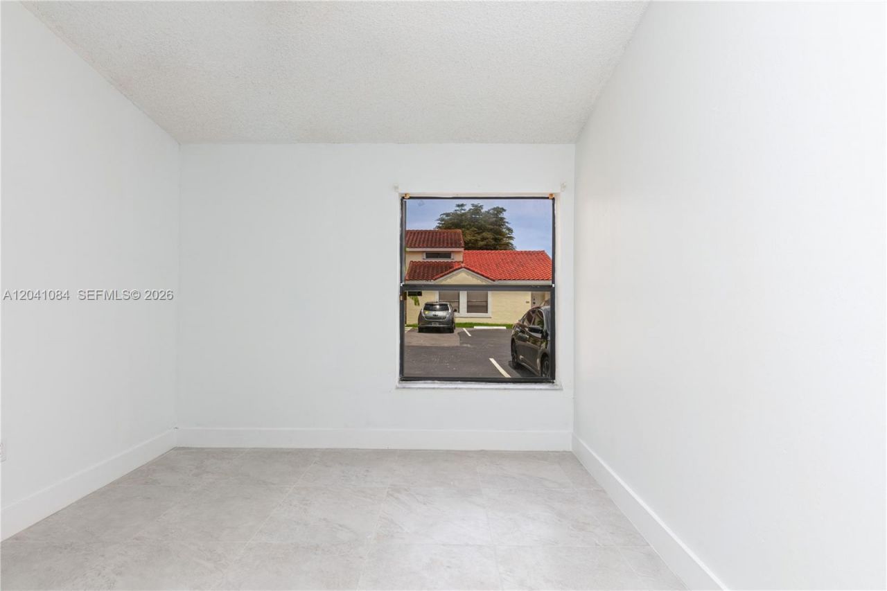 2513 San Remo Cir, Unit 2513, Homestead, FL 33035 Photo