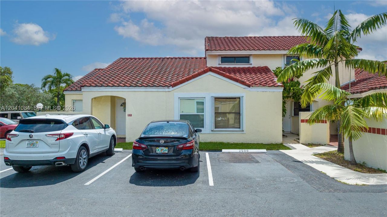 2513 San Remo Cir, Unit 2513, Homestead, FL 33035 Photo