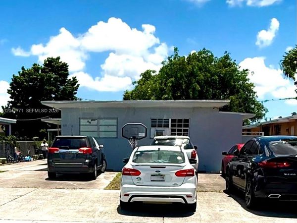42 E 13th St , Hialeah, FL 33010