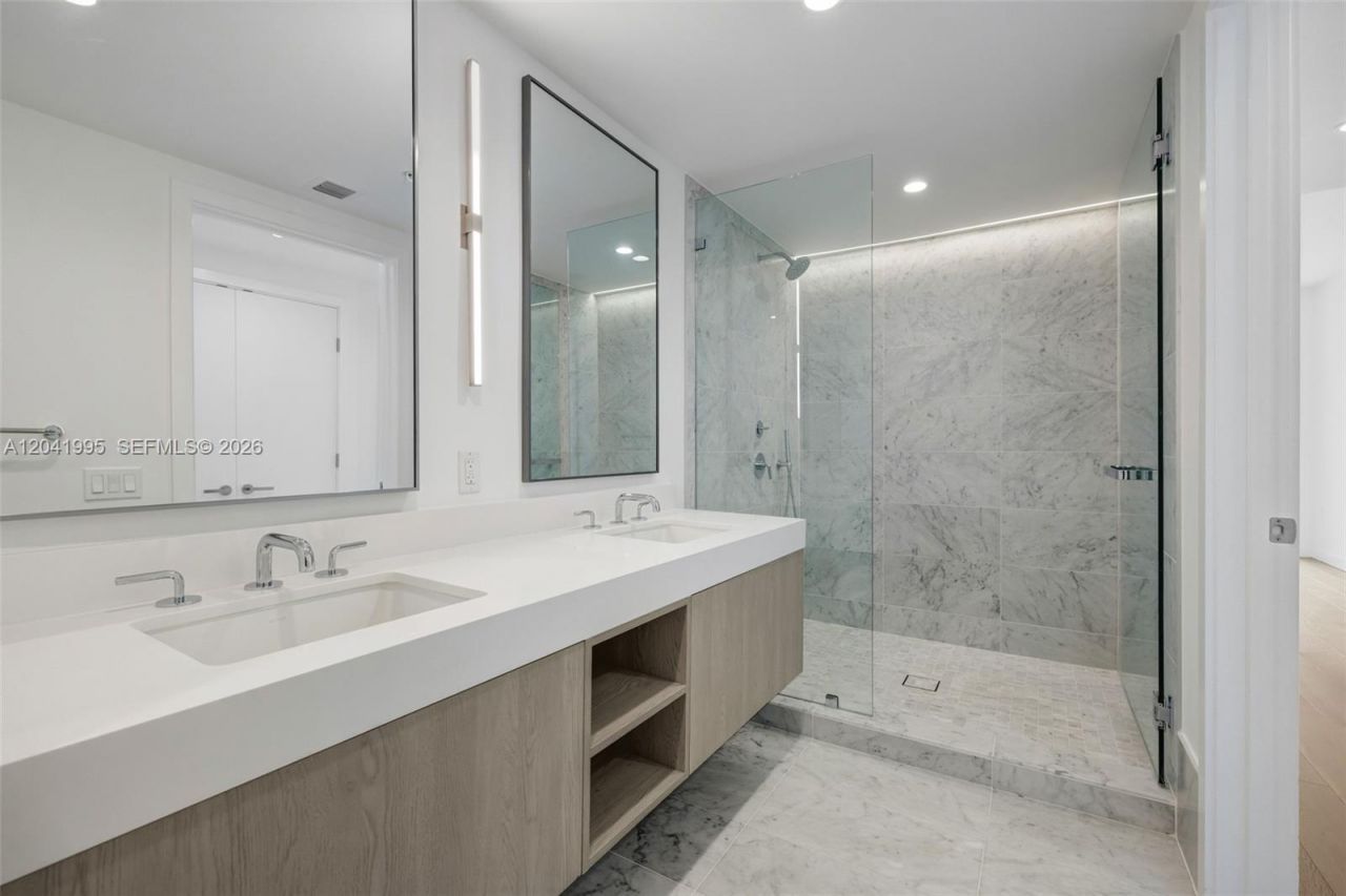9221 E Bay Harbor Drive , Unit 210, Bay Harbor Islands, FL 33154 Photo