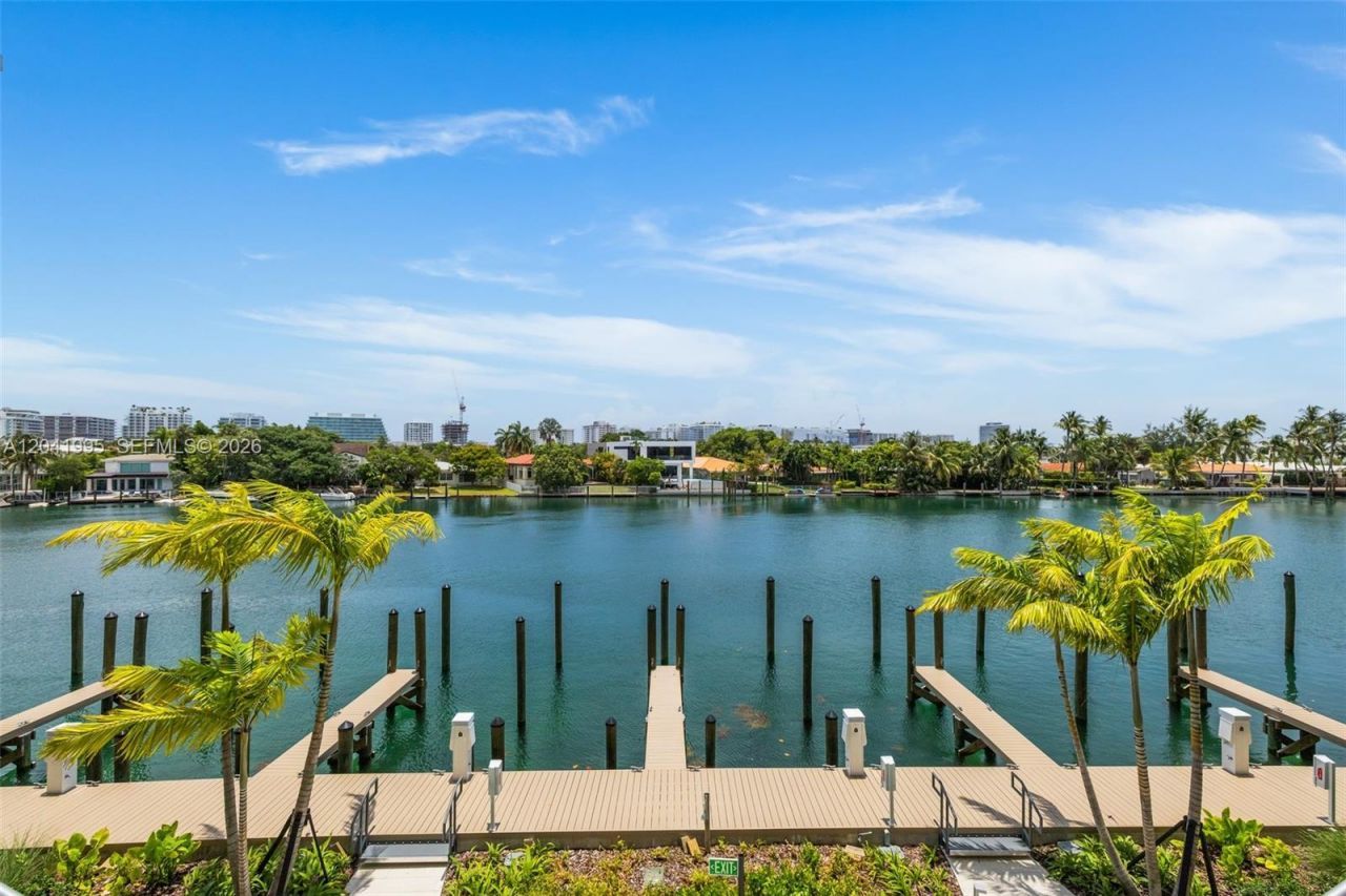 9221 E Bay Harbor Drive , Unit 210, Bay Harbor Islands, FL 33154 Photo