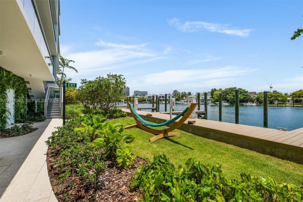 9221 E Bay Harbor Drive , Unit 210, Bay Harbor Islands, FL 33154 Photo