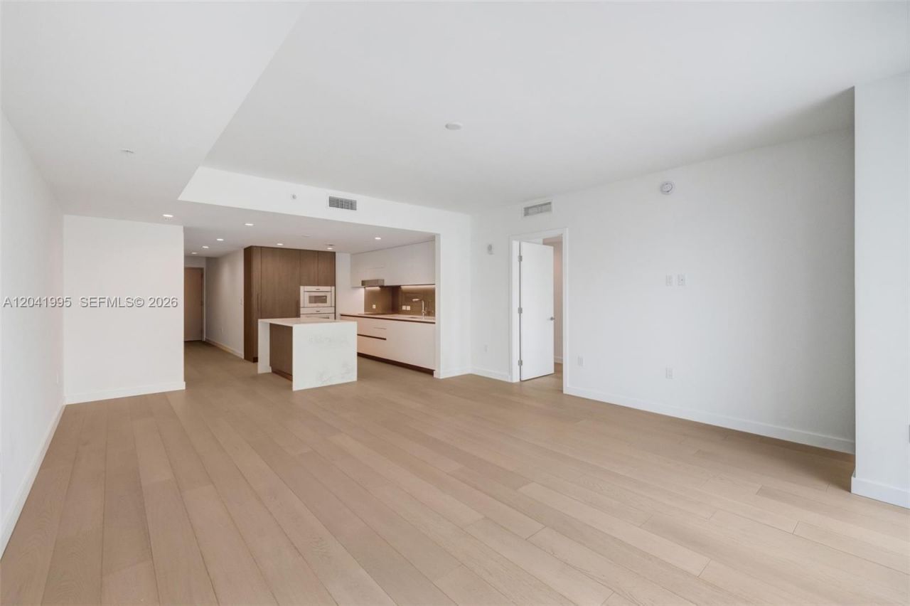 9221 E Bay Harbor Drive , Unit 210, Bay Harbor Islands, FL 33154 Photo