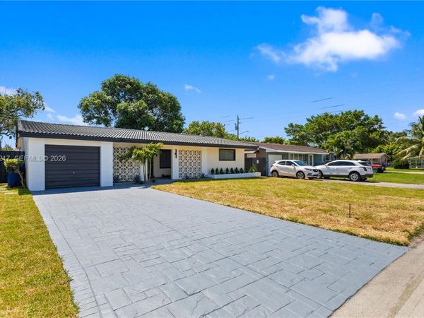 2431 Sabal Palm Dr , Miramar, FL 33023