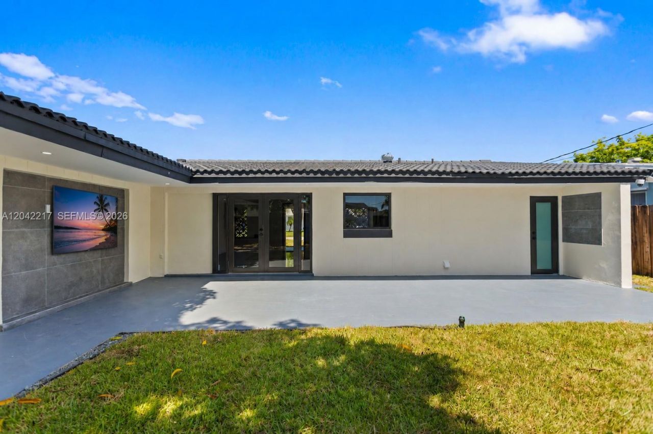 2431 Sabal Palm Dr, Miramar, FL 33023 Photo
