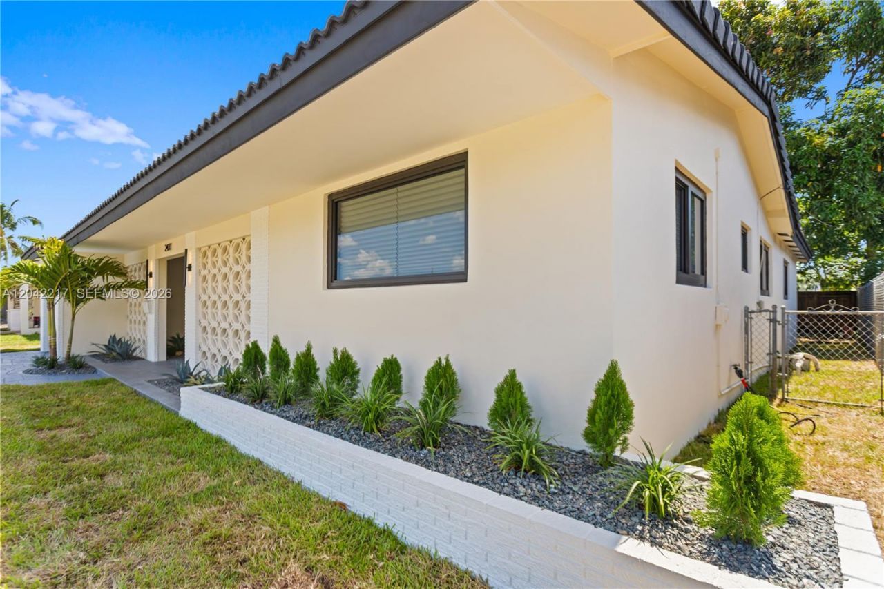 2431 Sabal Palm Dr, Miramar, FL 33023 Photo