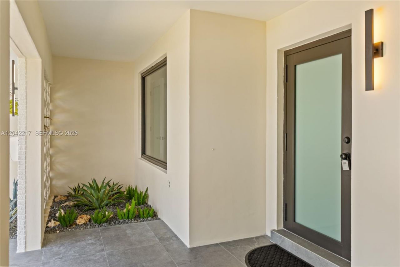 2431 Sabal Palm Dr, Miramar, FL 33023 Photo